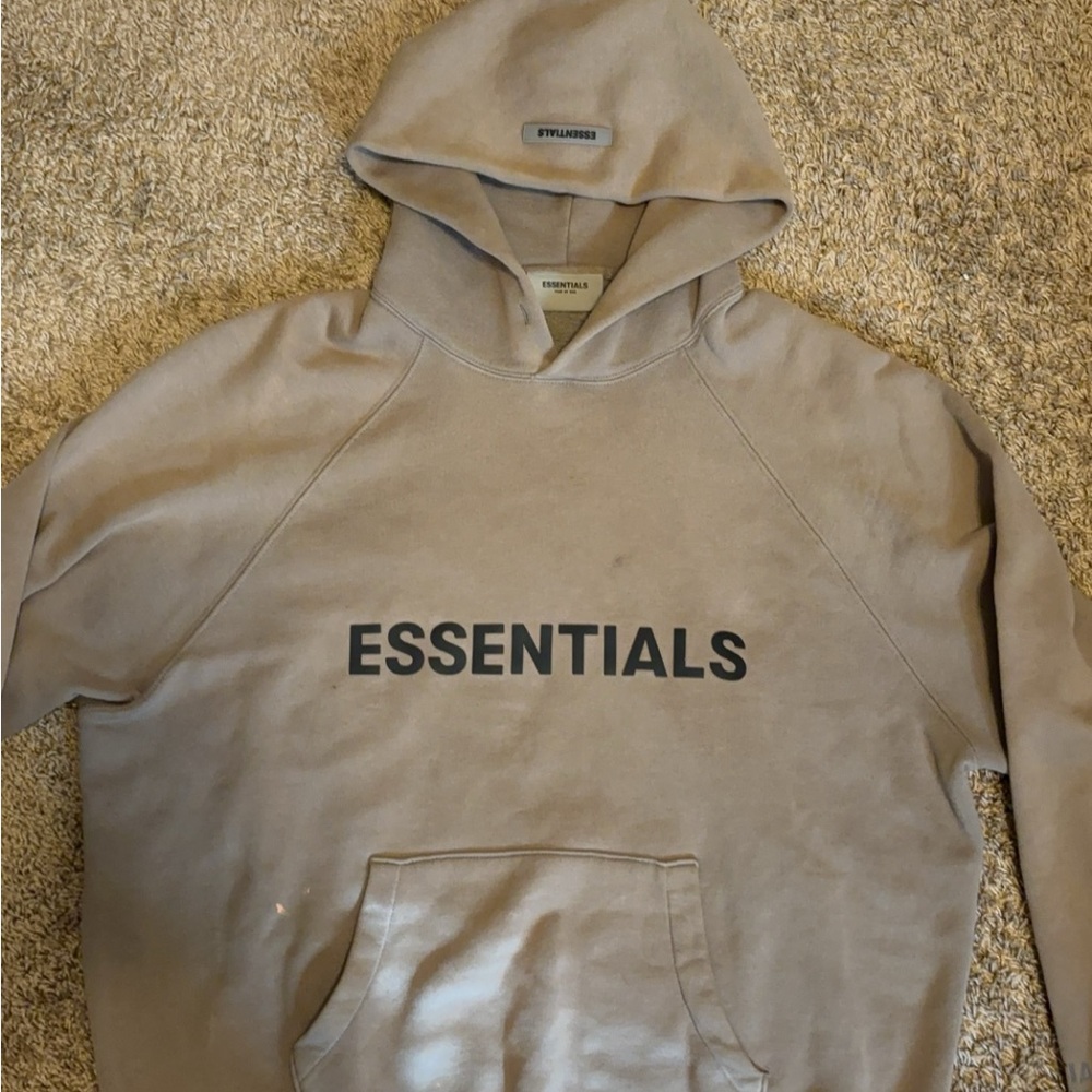 Essential sweatshirt